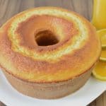 Bolo de fubá e laranja