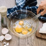 Ovos mexidos com tomate e pimentão