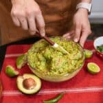 Hambúrguer com guacamole