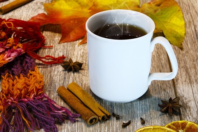 Vinho com canela e receita surpresa de espiga de milho no micro-ondas